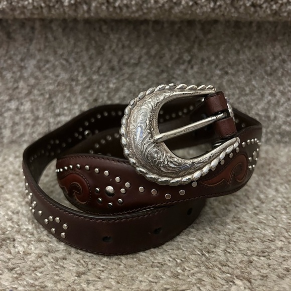 Resistol Leather belt. Western buckle. Wave design with inlay and silver studs. - Picture 1 of 12